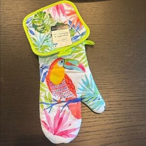 Mainstays lime oven mitt and potholder set. Toucan & foliage design. Quilted NWT